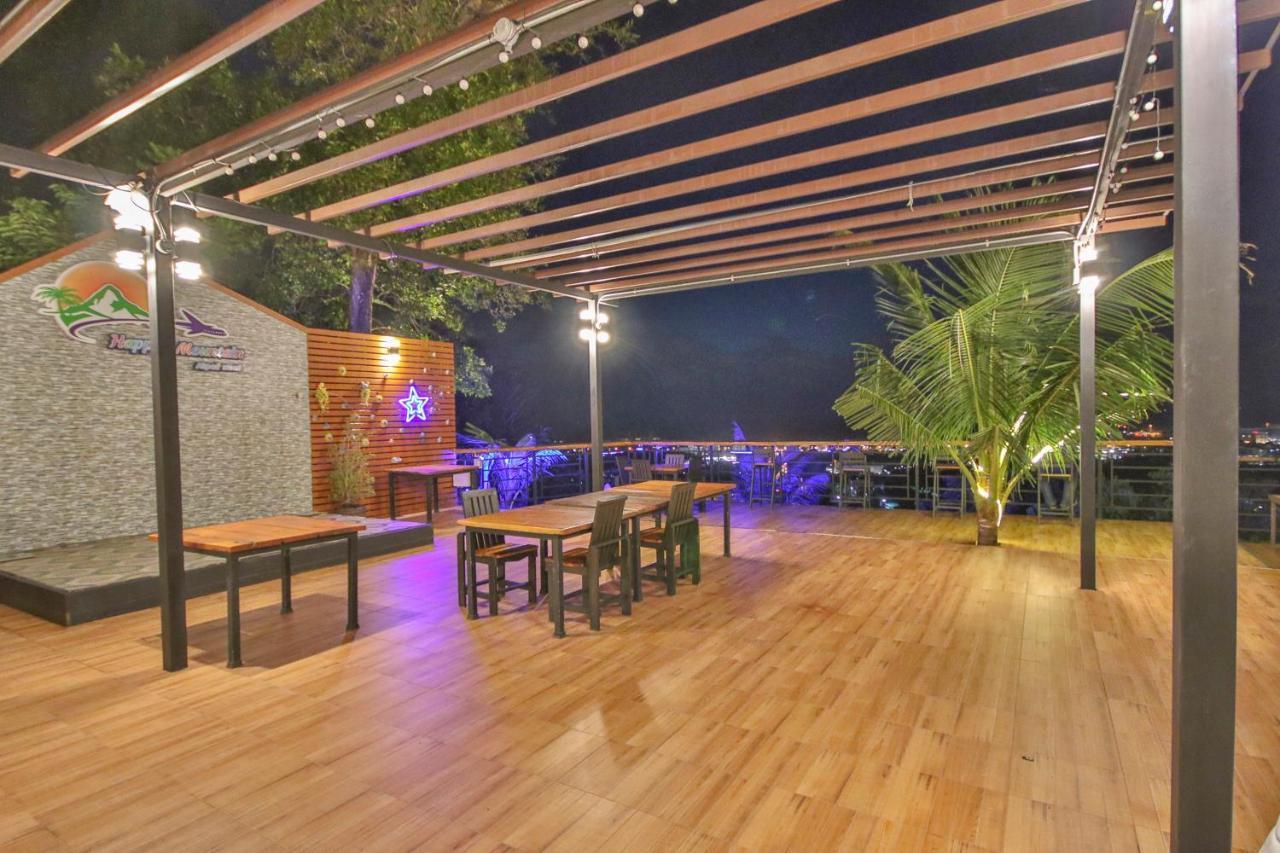 Nai Yang Beach Happy Mountain Airport Resort מראה חיצוני תמונה